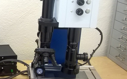 Microscope Marcel Aubert laser micro-cutting control